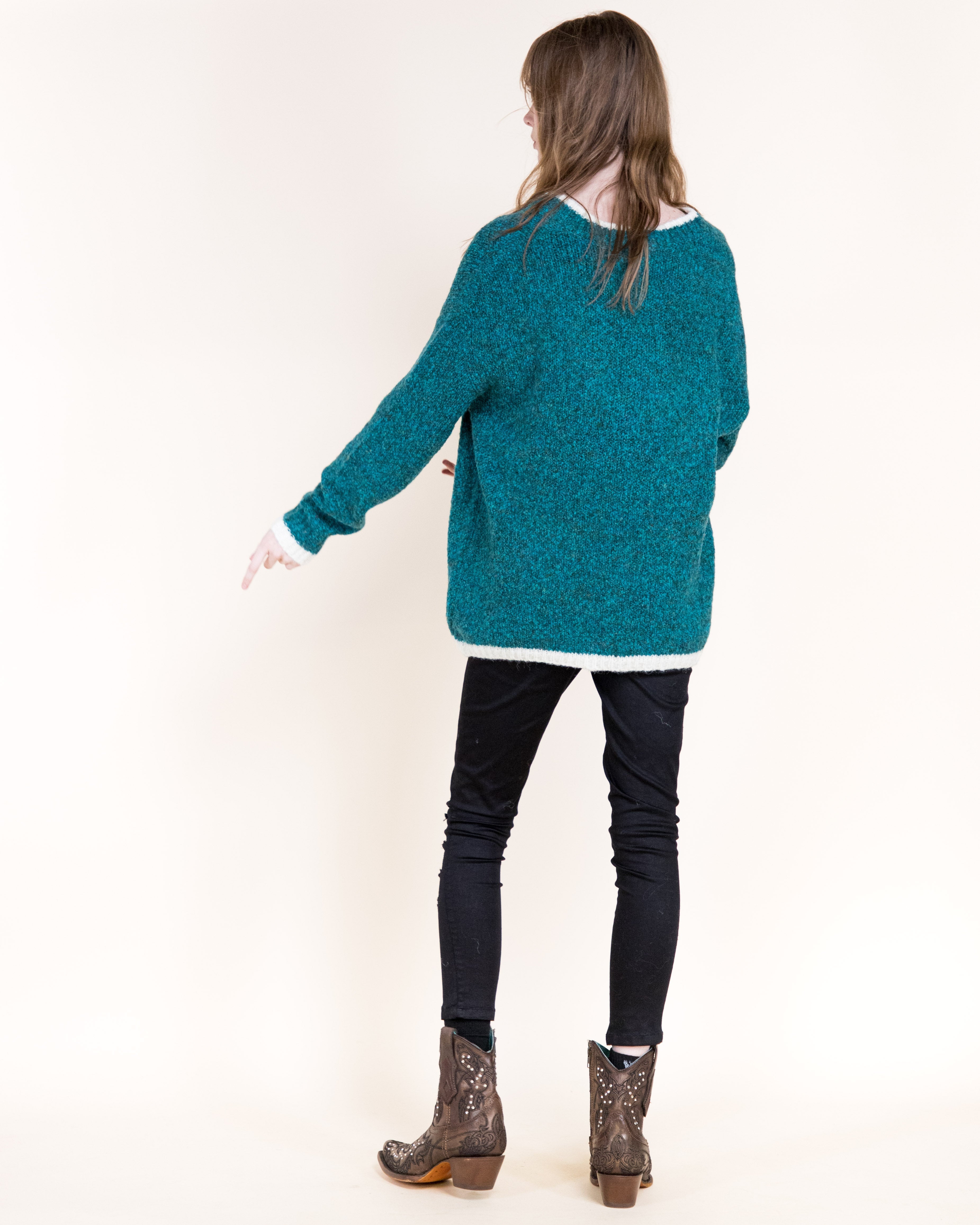 Contrast Hem V-Neck Wool Blend Weekend Sweater-WHITE (S/M, L/XL) (Pack of 6)