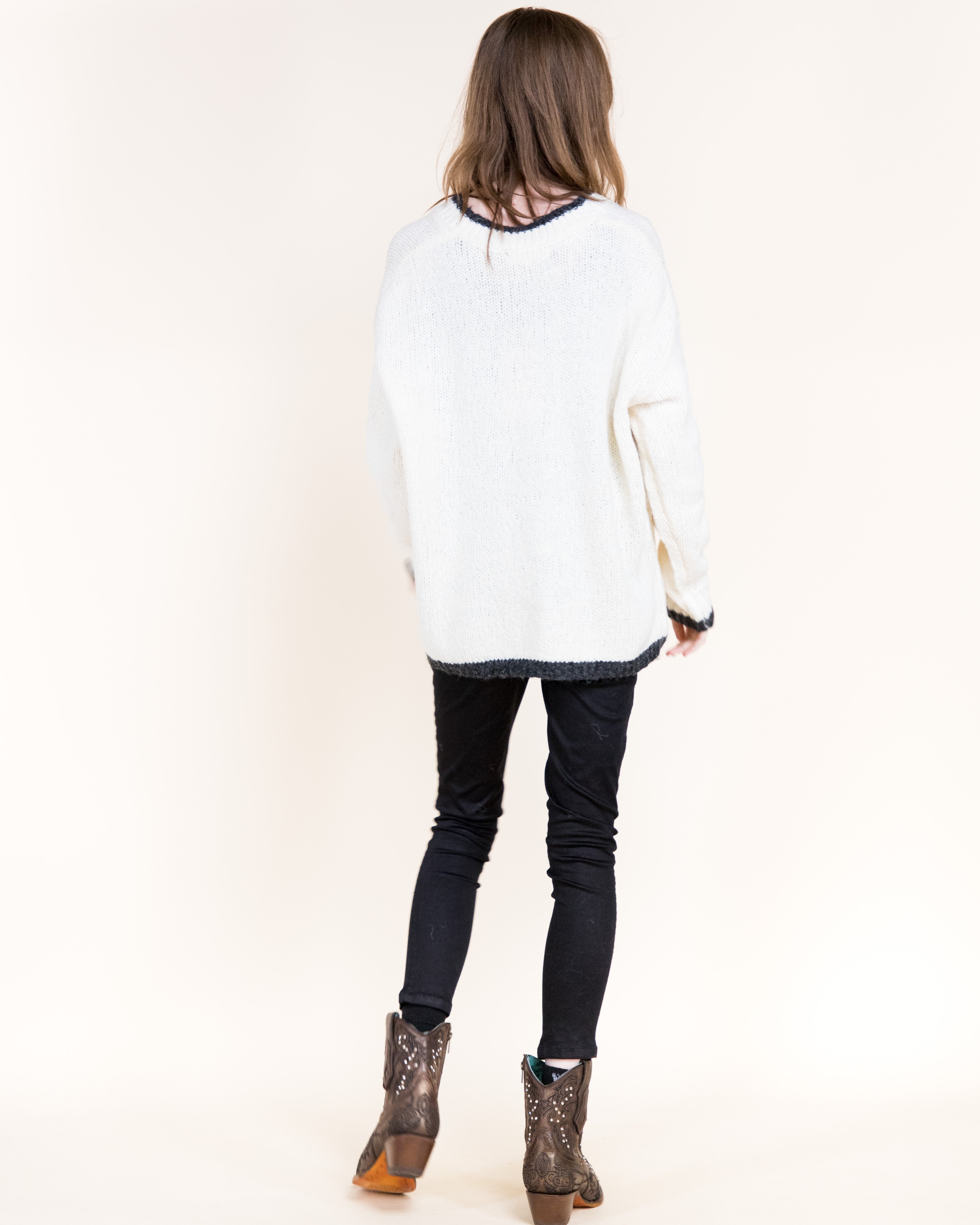 Contrast Hem V-Neck Wool Blend Weekend Sweater-WHITE (S/M, L/XL) (Pack of 6)