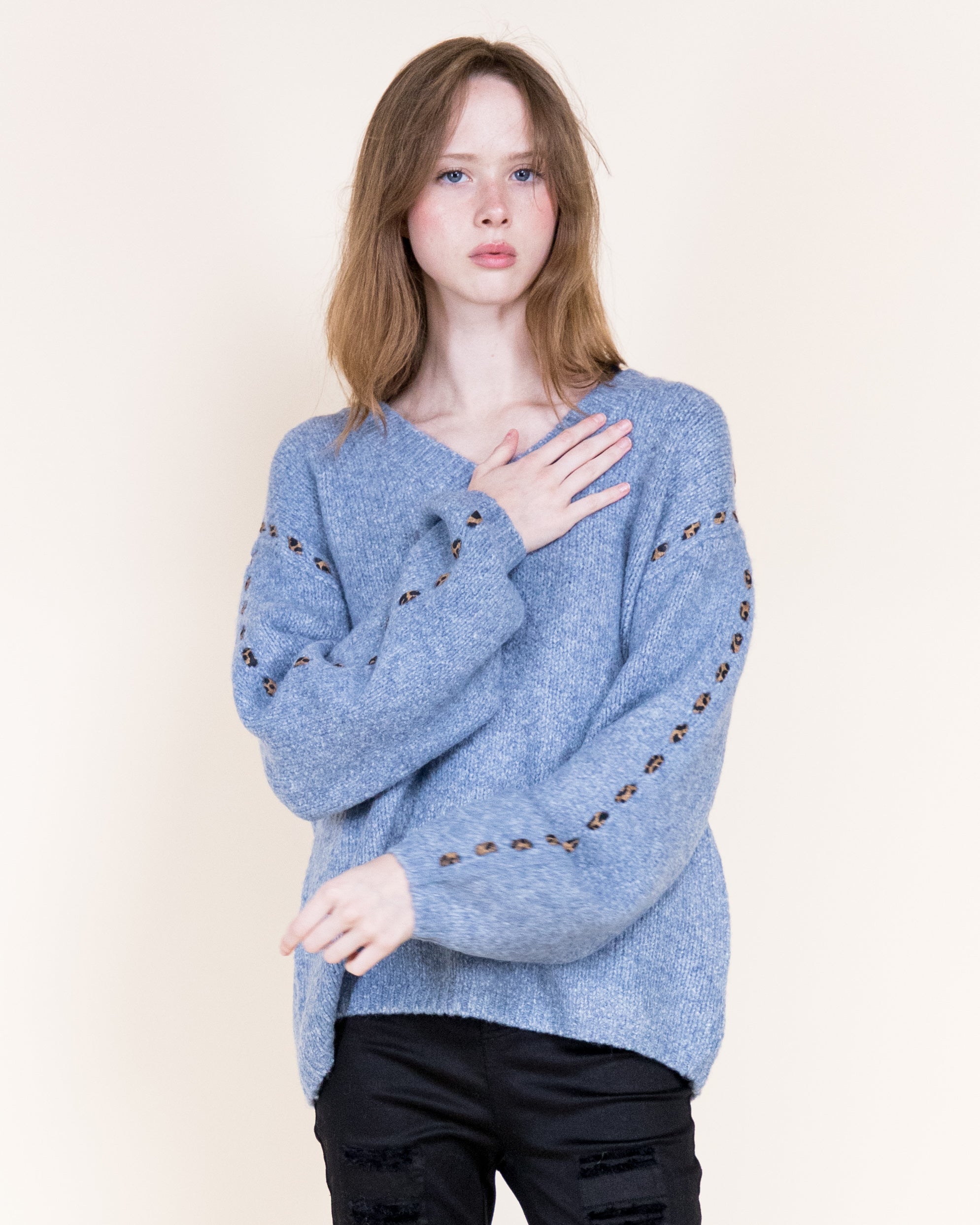Deep V-Neck Leopard Stitch Weekend Sweater-BEIGE (S/M, L/XL) (Pack of 6)