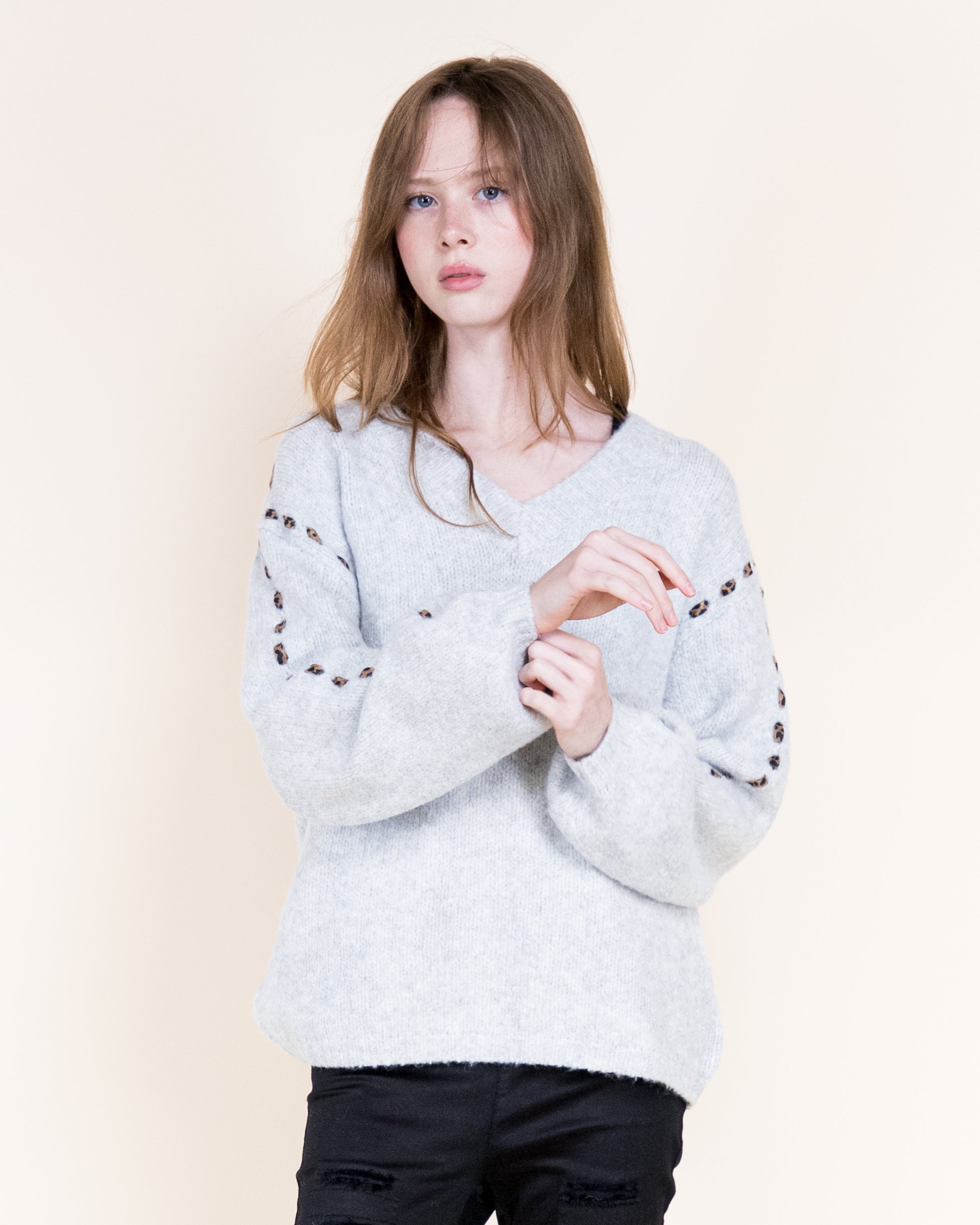 Deep V-Neck Leopard Stitch Weekend Sweater-BEIGE (S/M, L/XL) (Pack of 6)