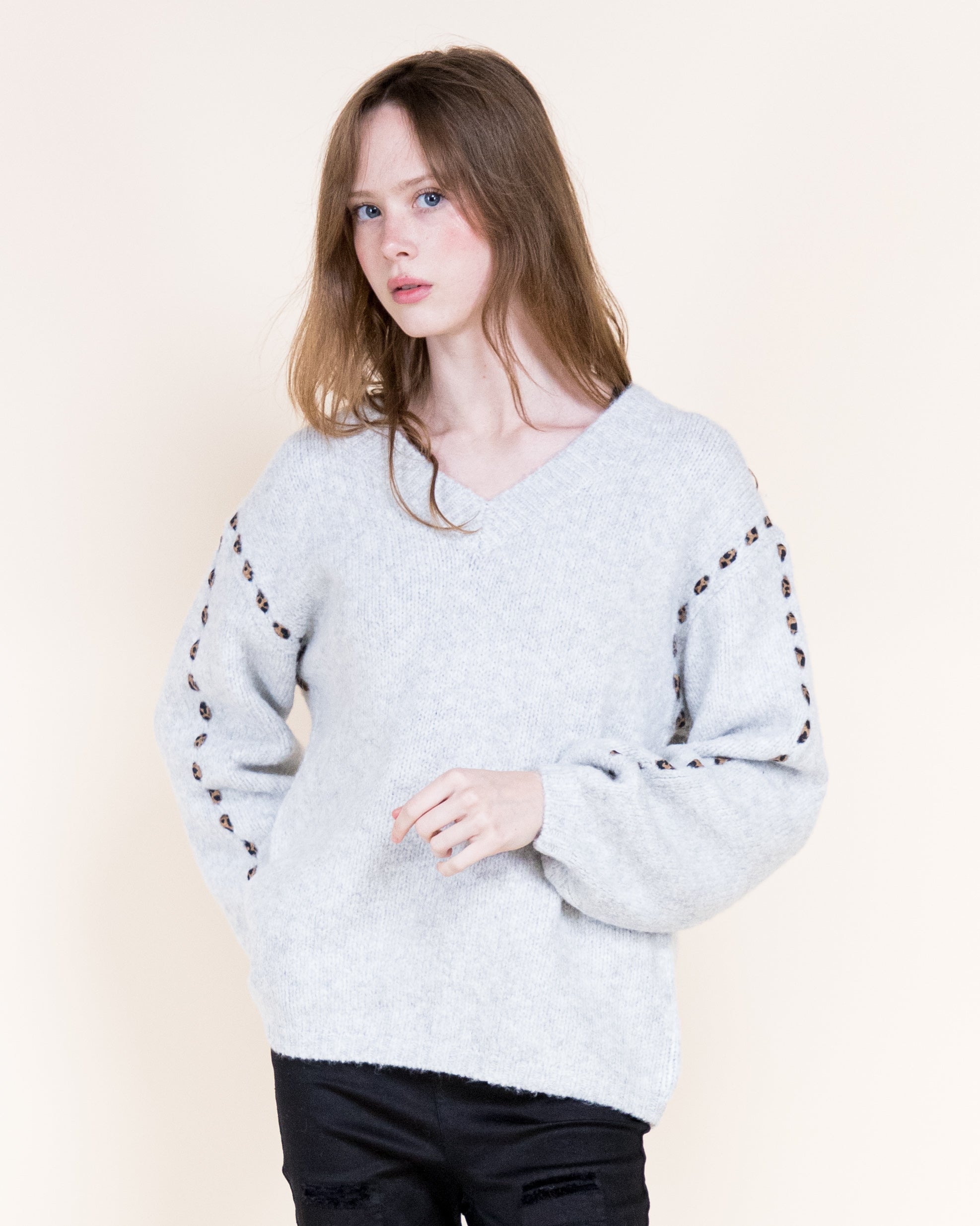 Deep V-Neck Leopard Stitch Weekend Sweater-BEIGE (S/M, L/XL) (Pack of 6)