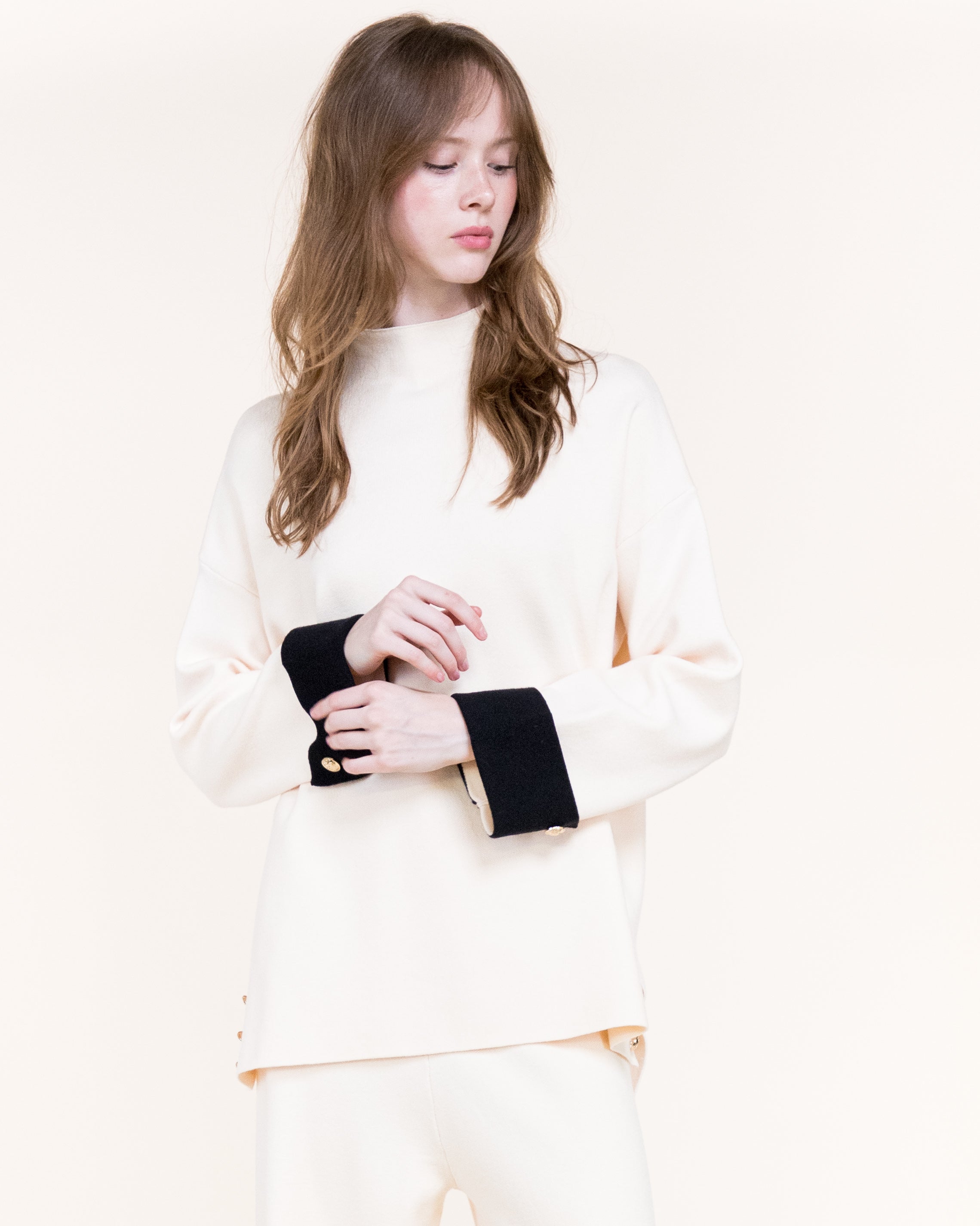 Atelier Button Detail Contrast Cuff Lounge Pullover Sweater- BROWN (S/M, L/XL) (Pack of 6)