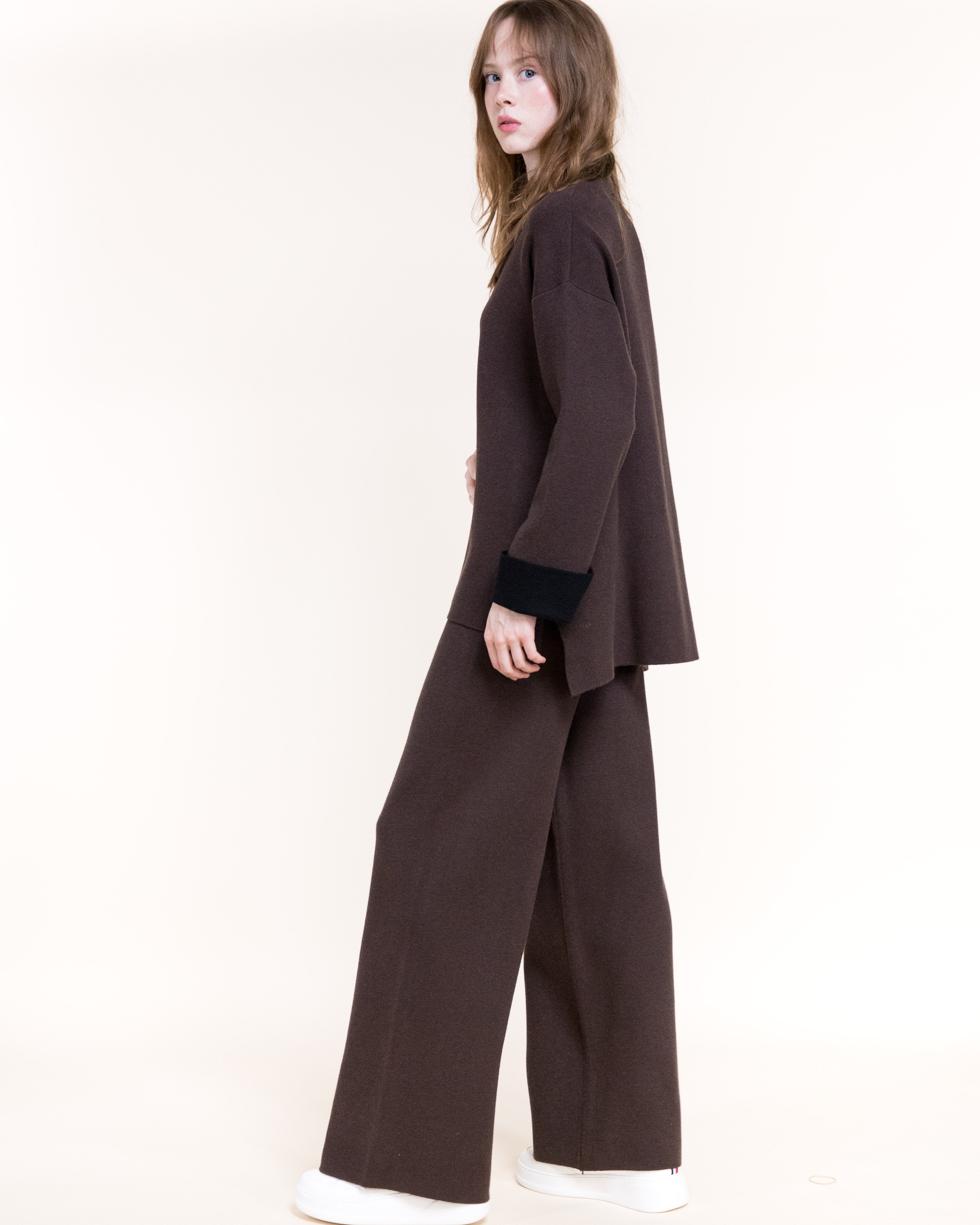 Atelier Button Detail Contrast Cuff Lounge Pullover Sweater- BROWN (S/M, L/XL) (Pack of 6)