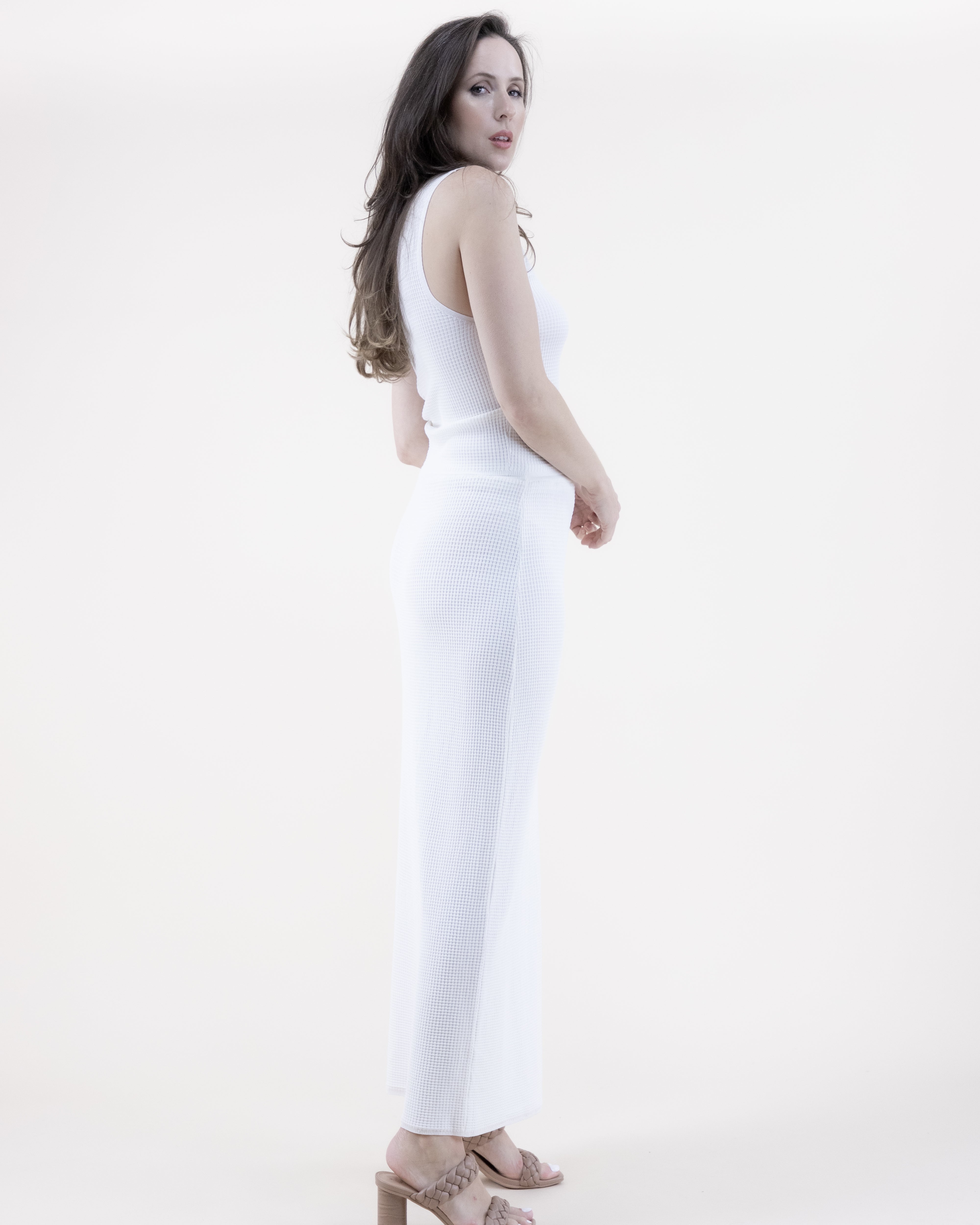 Neutral Scoop Neck Sleeveless Waffle Stitch Knit Crop Top - WHITE (S/M, L/XL) (Pack of 6)